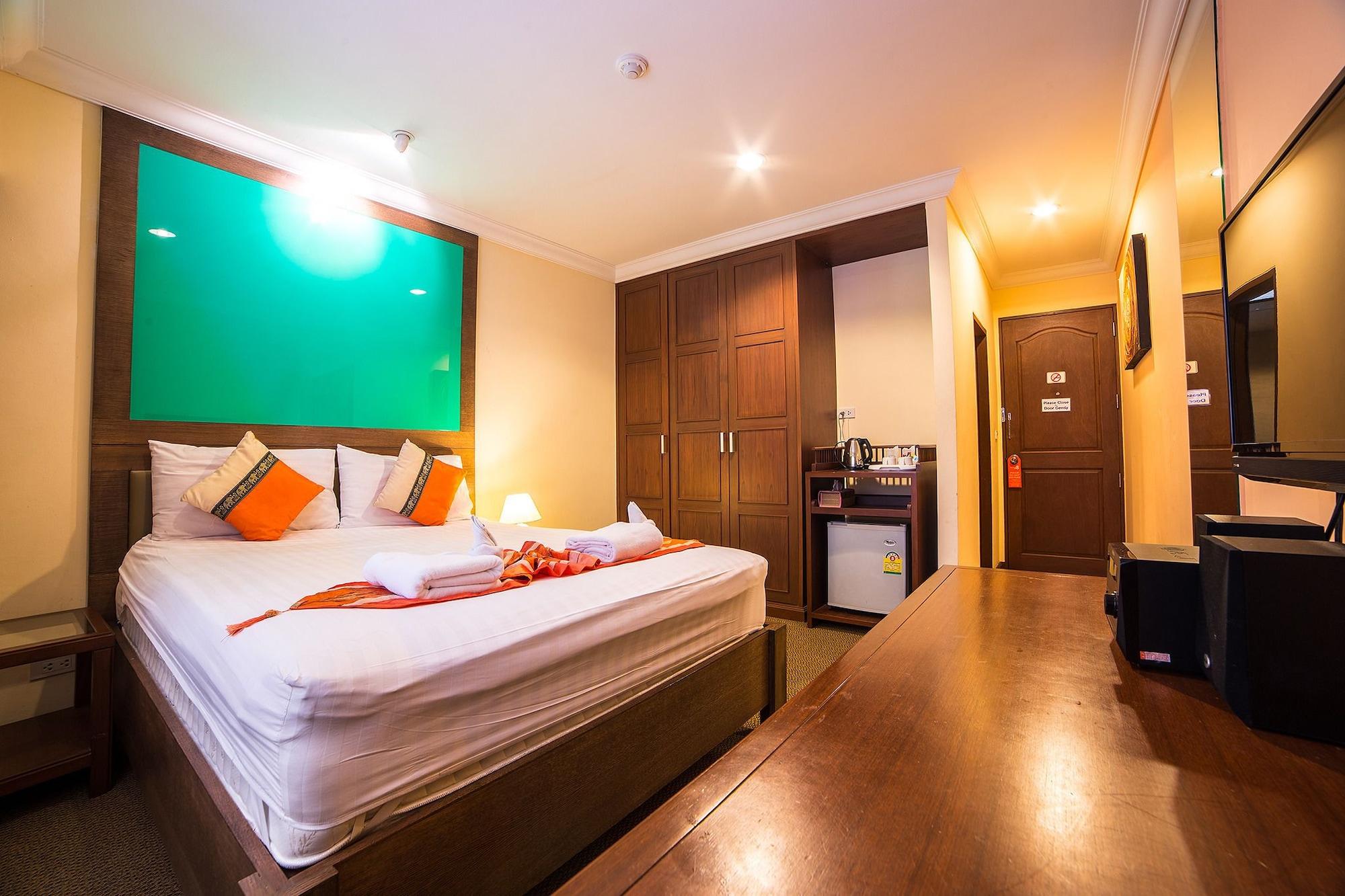 Triple 8 Inn Bangkok Kültér fotó