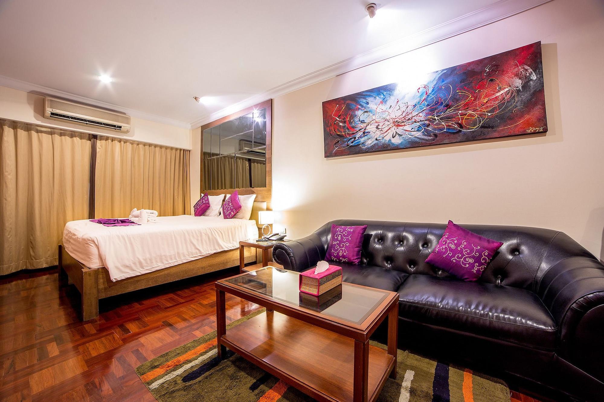 Triple 8 Inn Bangkok Kültér fotó