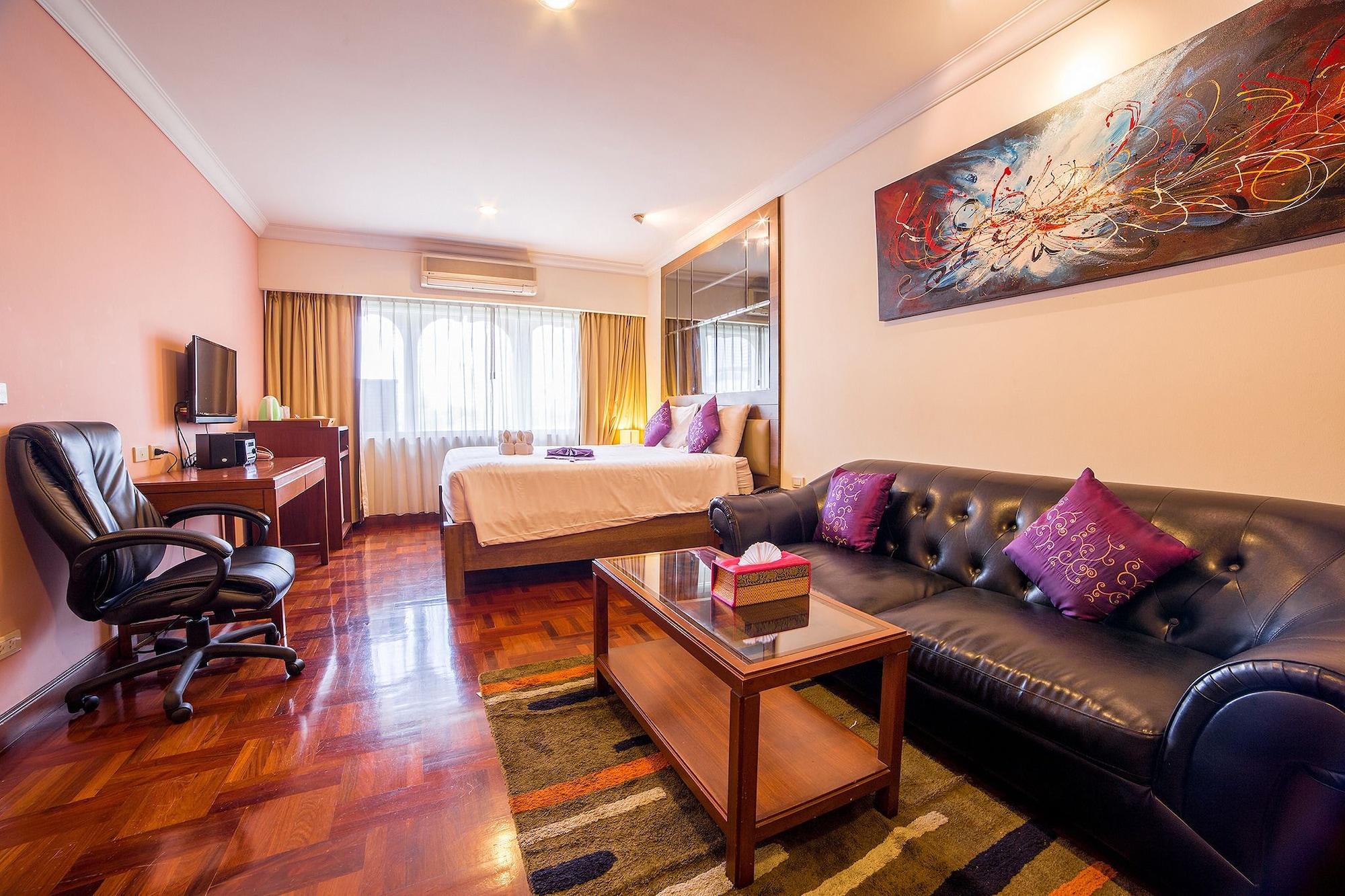 Triple 8 Inn Bangkok Kültér fotó