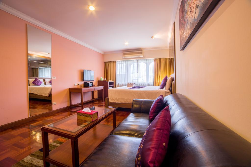 Triple 8 Inn Bangkok Kültér fotó