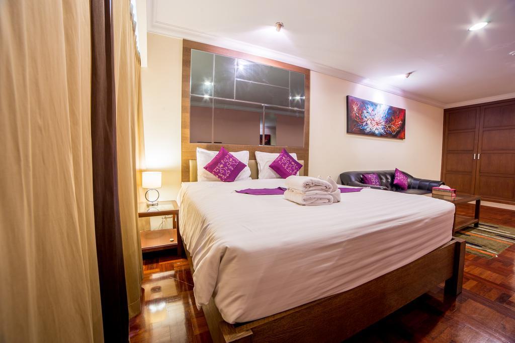 Triple 8 Inn Bangkok Kültér fotó