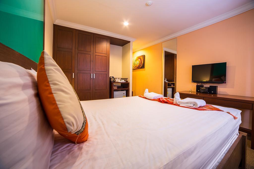 Triple 8 Inn Bangkok Kültér fotó