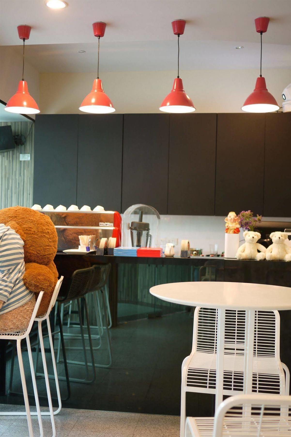 Triple 8 Inn Bangkok Kültér fotó